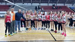 Kız Voleybol Takımı şampiyon oldu