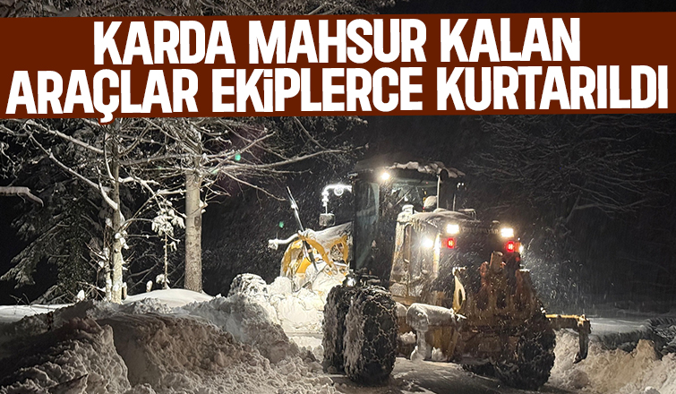 Kocaali'de kar yolu kapadı araçlar mahsur kaldı