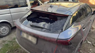 Kuvvetli Rüzgar Lüks Cipin Camını Paramparça Etti