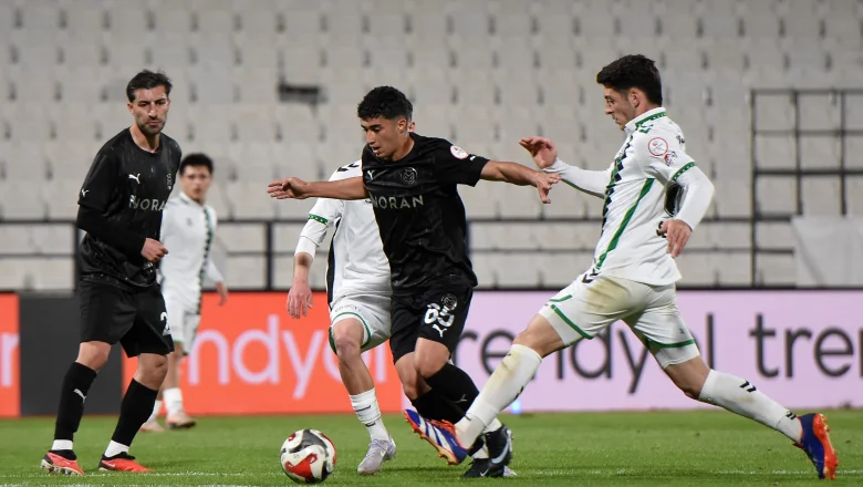 Lige veda maçında hezimet: Sakaryaspor 5-0 yenildi