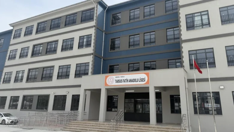 Lise öğrencisi okulda silahla yakalandı