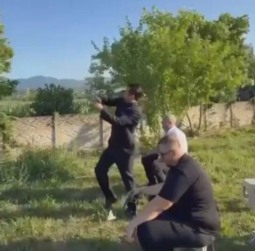Magandalar doğum gününde havaya ateş açtı