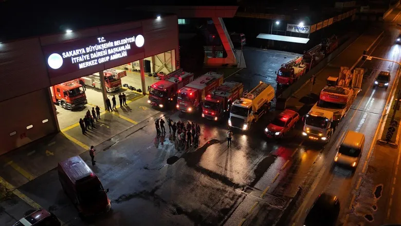 Manisa'daki yangın için Sakarya itfaiyesinden destek
