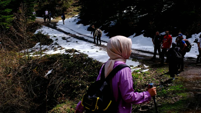 Mayıs ayında karda doğa yürüyüşü