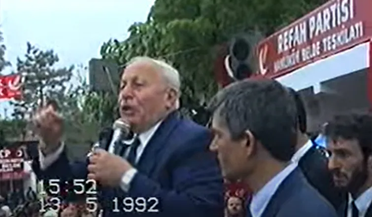 Merhum Erbakan'ın Recep Yıldırım'ı örnek belediye başkanı gösterdiği görüntü ortaya çıktı