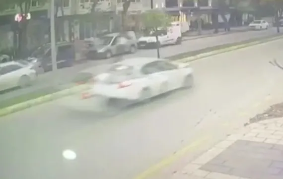 Metrelerce havaya uçup hayatını kaybetti; Feci kaza kamerada