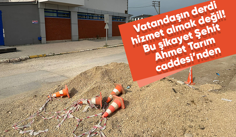 Mıcır yığını kaza riski oluşturuyor şikayeti