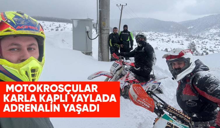 Motokorsçulardan kar eğlencesi