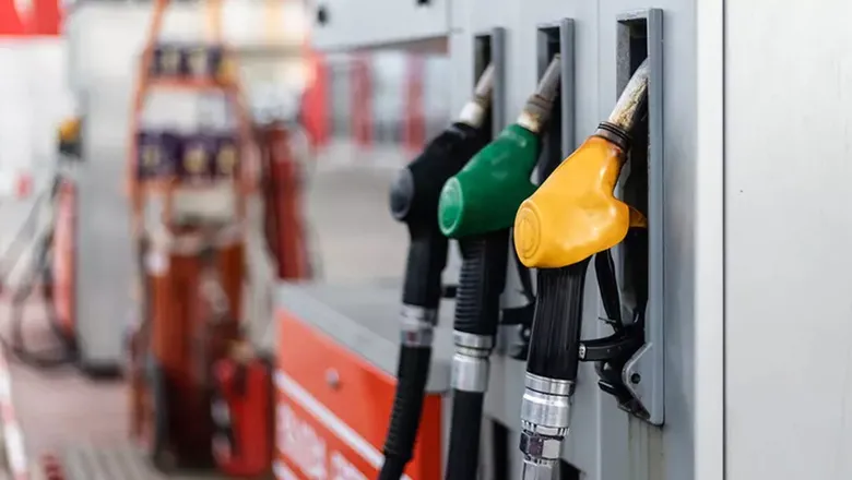 Motorine dev zam yolda