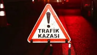 Motosiklet ile direğe çarpan genç öldü