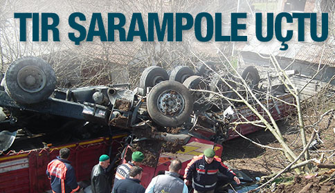 Tır Şarampole Uçtu 4 Yaralı