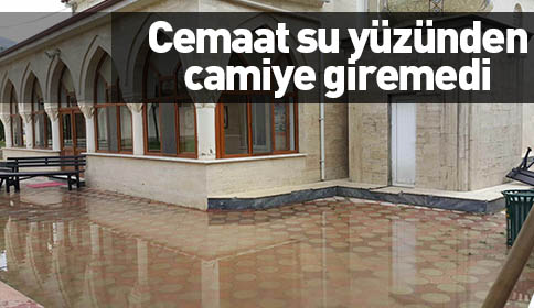 Cemaat Sudan Camiye Giremedi