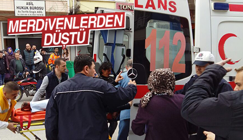 Merdivenlerden İnerken Düştü