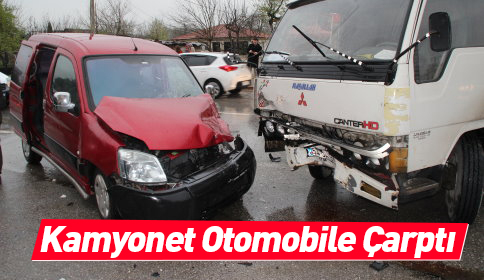 Ada Caddesi’nde Maddi Hasarlı Kaza