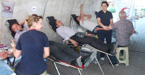 Akyazı Halkı Kampanyaya Çok İlgili