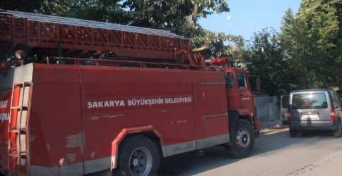 Gelin Evi Yakıp Kaçtı