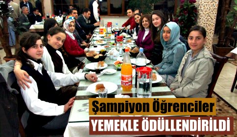 Şampiyon Öğrenciler Yemekle Ödüllendirildi
