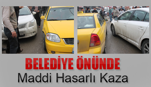 Belediye Önünde Maddi Hasarlı Kaza