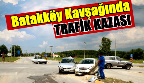 Akyazı Batakköy kavşağında trafik kazası. 