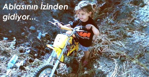 Minik Ceylin Motosiklet Kullanıyor