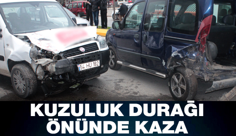 Kuzuluk Durağı önünde maddi hasarlı kaza