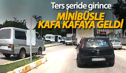 Ters Şeride Giren Minibüsün Kamyonetle Kafa Kafaya geldiği o Anlar... 