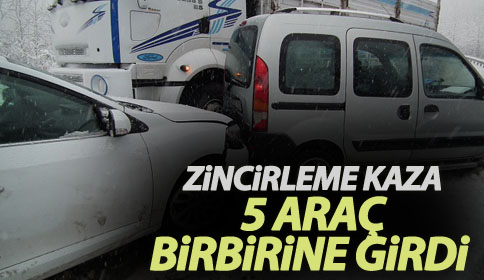 Zincirleme Kazada 5 Araç Birbirine Girdi