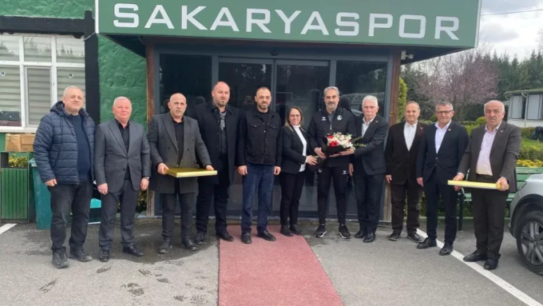 Muhtarlardan Sakaryaspor'a ziyaret