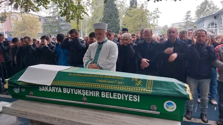  Nazmi Benli toprağa verildi.