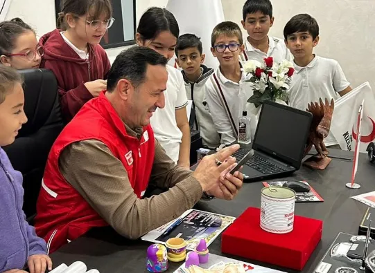 Nevruz Banoğlu öğrencileri Gazzeli çocuklar için bağış topladı