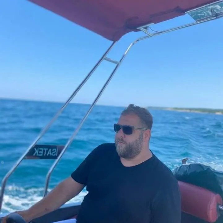 Oğlunu yatağında ölü buldu