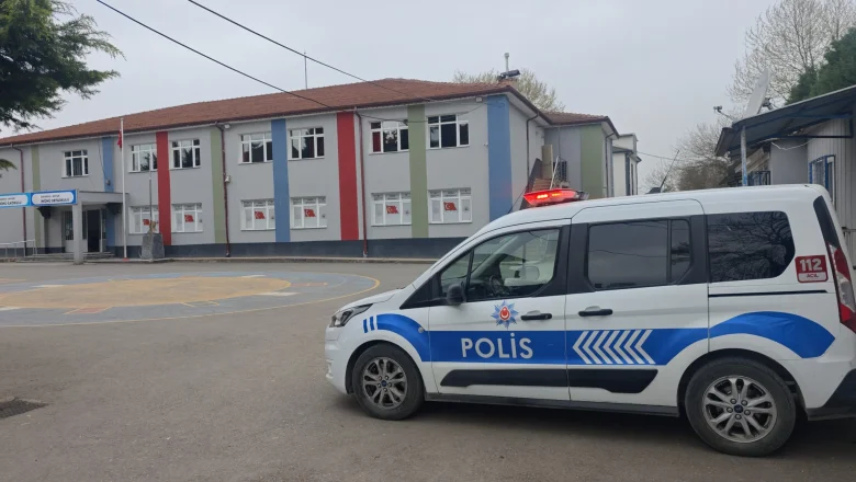 Okullarda güvenlik alarmı: Akyazı’da polis nöbette