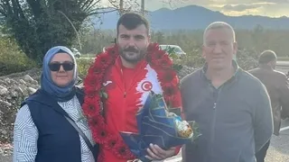 Ömer Saner Tokyo’da kürsüde