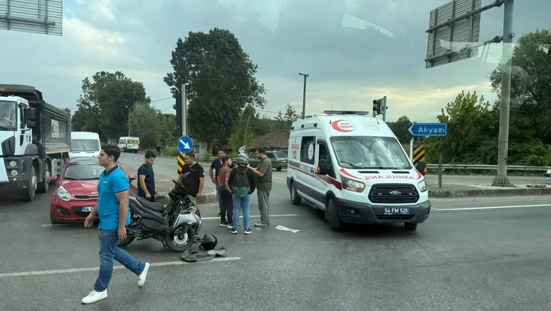 Ormanköy'de motosikletler çarpıştı