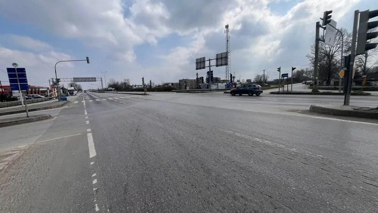 Ormanköy'de otomobil ile kamyonet çarpıştı