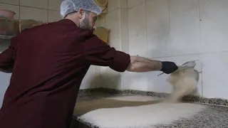 Osmanlı'dan kalma Ramazan geleneği; 11 ay bekleyip sıraya giriyorlar