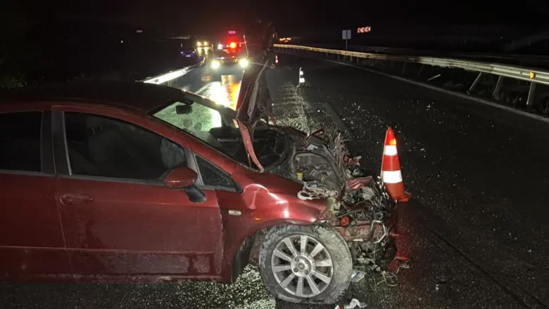 Otomobil bariyerlere girdi: 1 yaralı