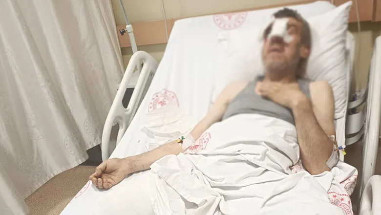 Otomobil bisikletliye çarptı; Kaza anı kamerada