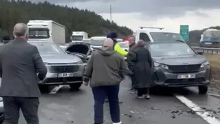 Otoyolda 10 araç birbirine girdi