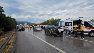 Otoyolda zincirleme kaza: 10 yaralı