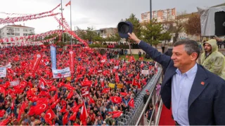 Özgür Özel geliyor