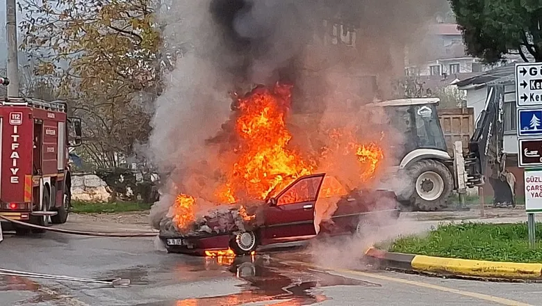 Panik anları; Otomobil alevler içinde kaldı