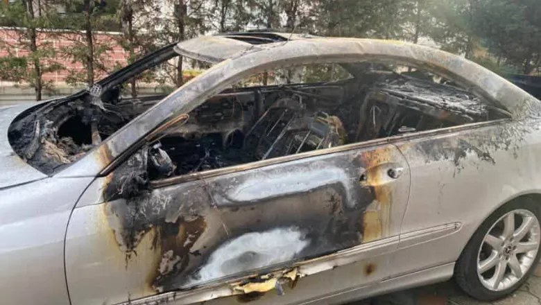 Park halindeki otomobilde yangın