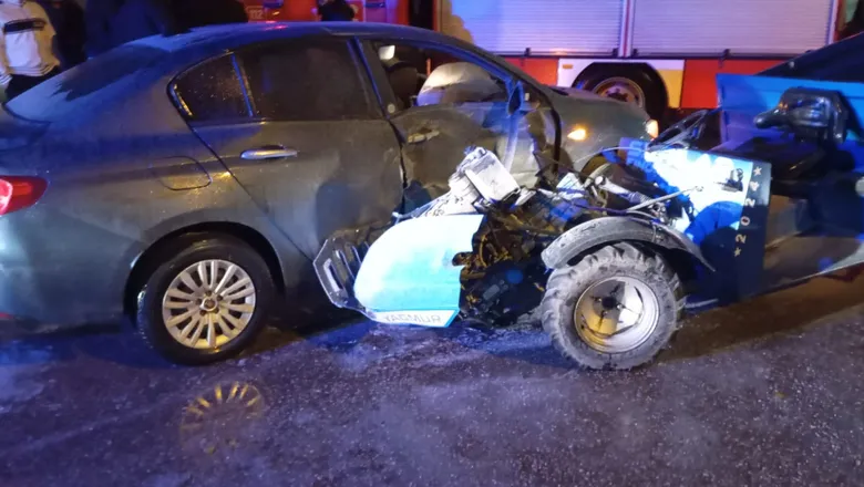 Pat pat ile otomobilin karıştığı kaza: 6 yaralı