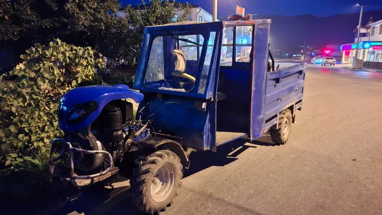 Pat patın çarptığı motosikletli yaralandı