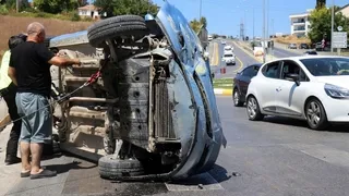  Polis kontrol noktası karşısında otomobil devrildi: 1 yaralı