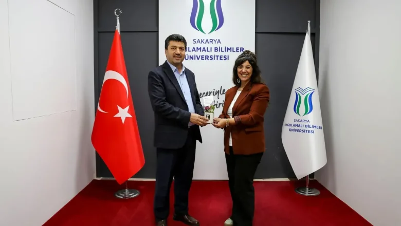 Rektör Sarıbıyık kadın personelin 8 Mart Dünya Kadınlar Günü’nü kutladı