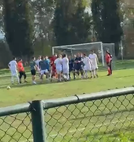 Reşadiyespor- Karaaptilerspor maçında kavga