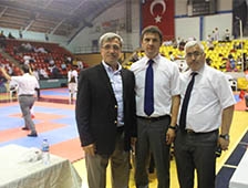 Başkan Akcan Karatecilerle...