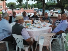 Azo Çifçi Üyelerine İftar Yemeği Verdi